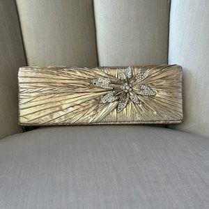 Good Clutch with sequins